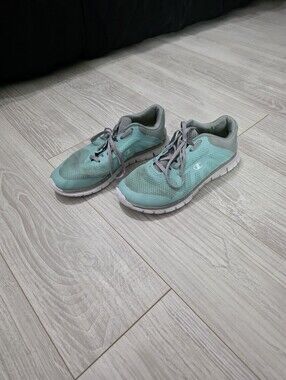 Women's Size 7.5 Teal Champion Tennis Shoes